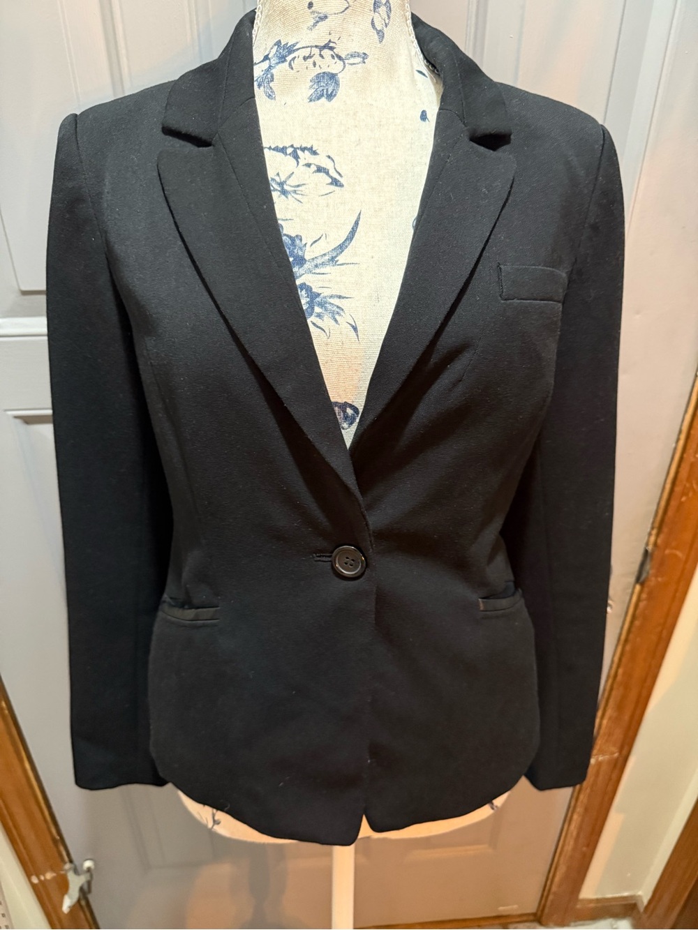 The Limited Collection One-Button Tailored Black Blazer – Size 2